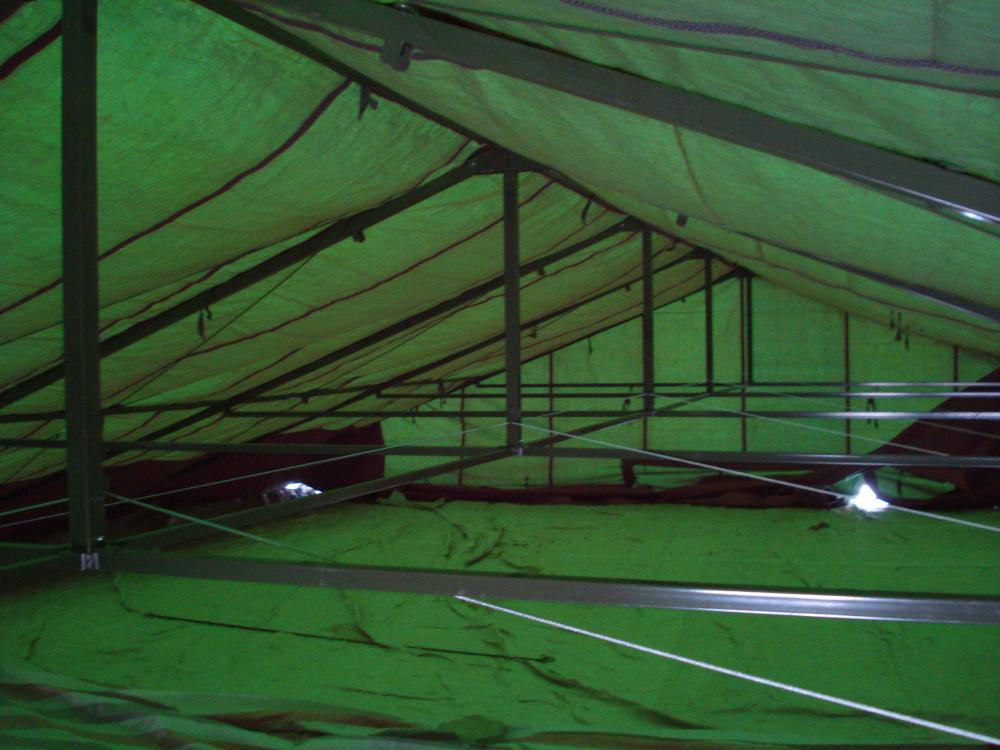 Barraca metálica verde de 10x10m