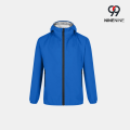 Chaqueta impermeable ligera con capucha para niños