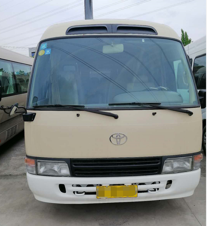 تستخدم TOYOTA COASTER MINI VAN