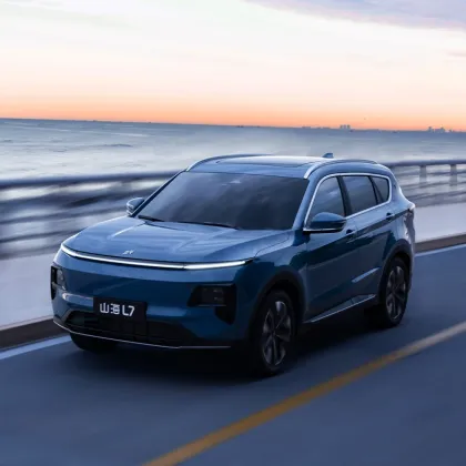 Affordable Jie Road Mountain Sea L7 Plug-In Hybrid Electric Vehicle