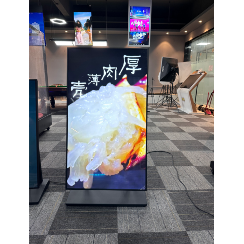 טוטם שילוט דיגיטלי 4K רצפתי לקניונים