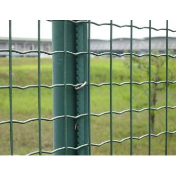 PVC-beschichteter Euro-Maschendrahtzaun in grüner Farbe