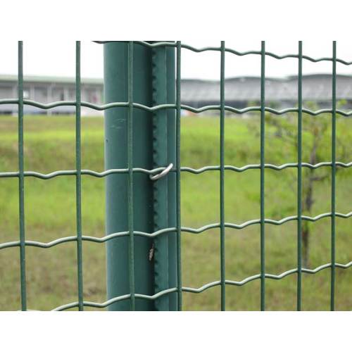 PVC-beschichteter Euro-Maschendrahtzaun in grüner Farbe