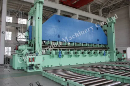 Rolling machine for shipyards