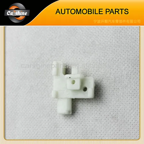 Germany Factory Easy Installment Auto Plastic Clips Fasteners For Car Window Regulator