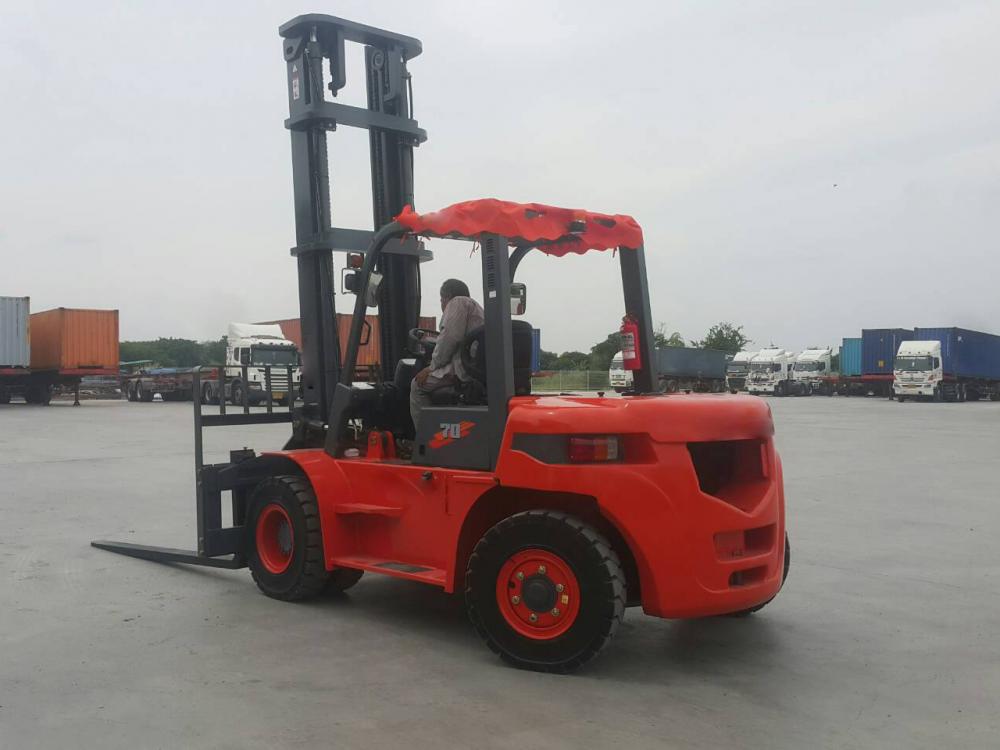 LG70DT 7T Forklift Truck Used In South Africa