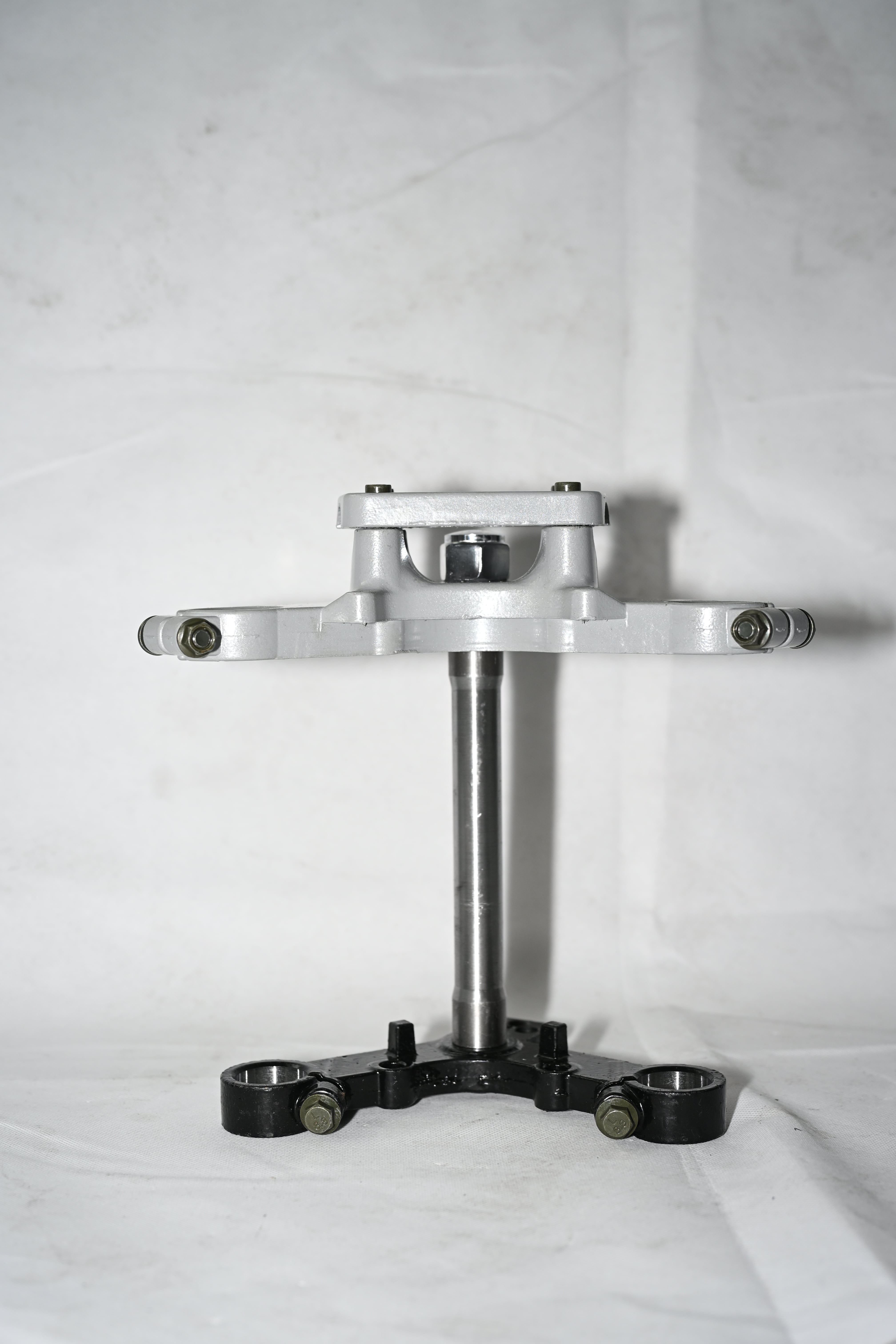 Tricycle front fork clamp