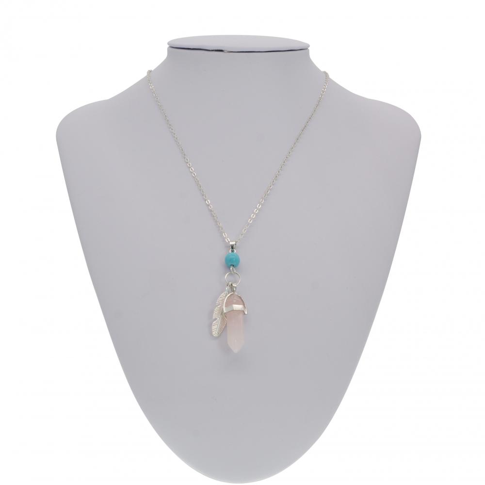 Collier pendentif prisme hexagonal en plume de quartz rose