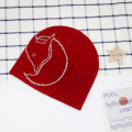Chapeau en tricot rouge personnalisé