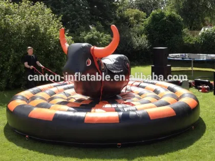 2017 hot design giant inflatable inflatable mechanical bull riding mattress for sale