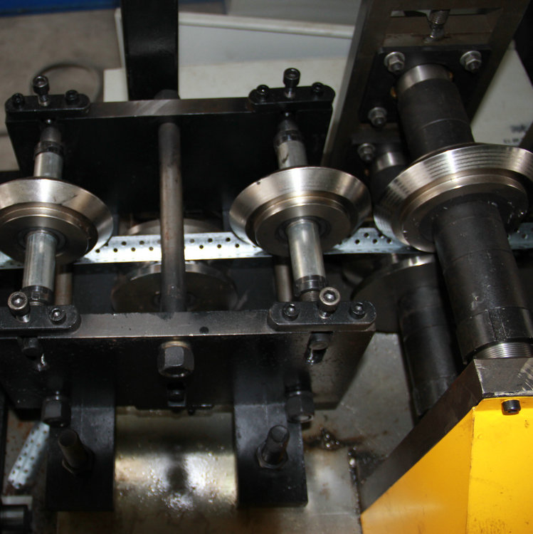 Slotted Angle Roll Forming Machine)