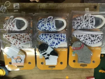 infant shoes with suede fabric inside
