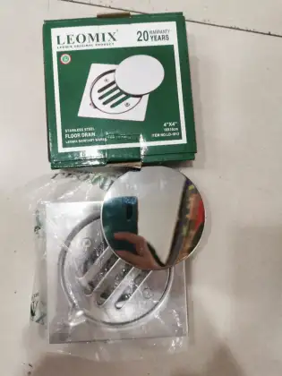 Modern Square Metal Bathroom Floor Drain with Silicone