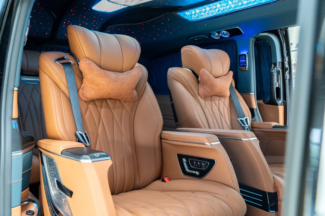 MERCEDES V260L INTERIOR