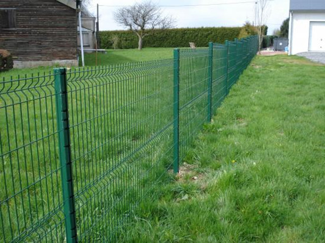 wire mesh fences