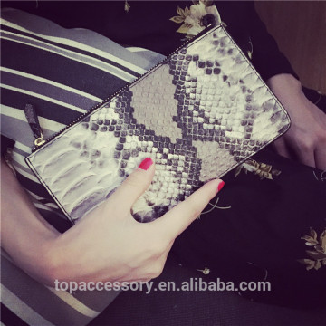 Fashion Style Snake Skin like Genuine Cowhide Leather Purse For Young Lady Wholesale