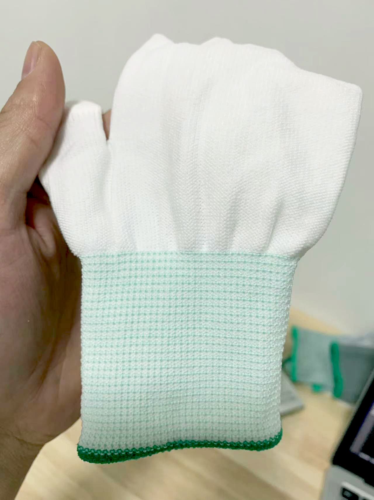 Nylon pu gloves