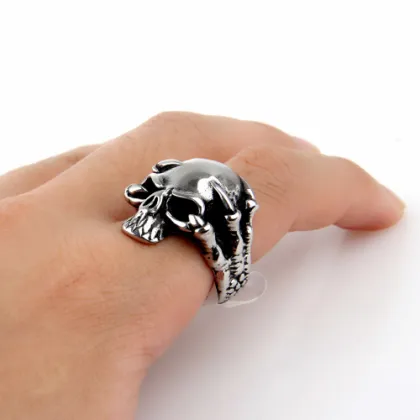 Non-mainstream grim Reaper Claw Skull Ring