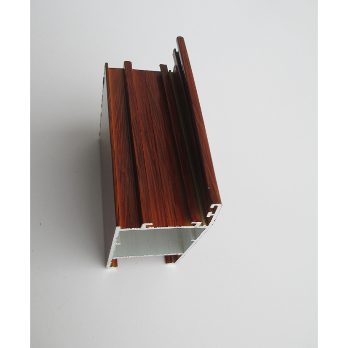 פרופילי דלתות וחלונות אלומיניום מעץ