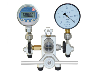 HX679A Hydraulic Comparator