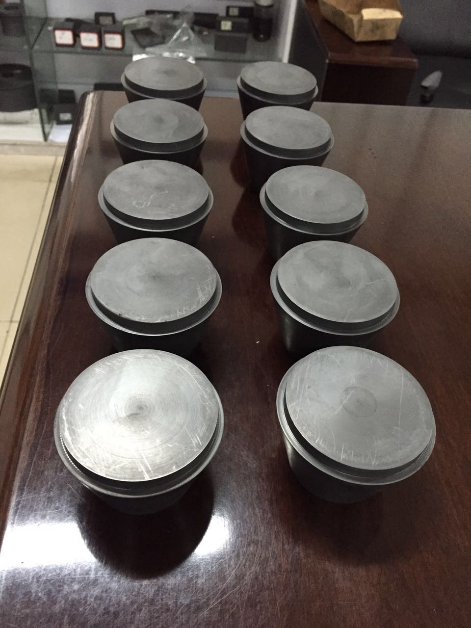 Isostatic Pressing Haziri Ngwakọta Ngwakọta Dị Elu Modulus Graphite Bearing Particles