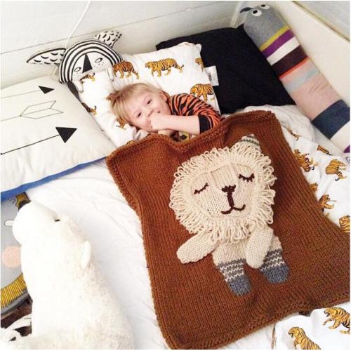 Crochet Baby Cartoon Blanket with lion