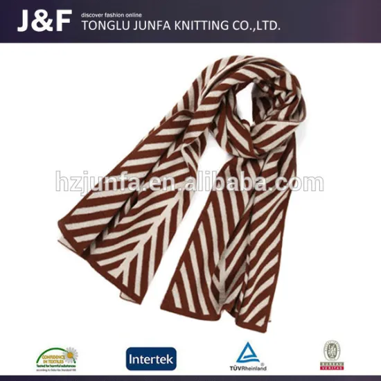 Fashion ladies two color stripe jacquard knitting pattern scarf