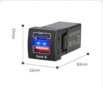 23mm x 23mm工場卸売USB QC3.0 + Type-C + PD +電圧ディスプレイ高速充電器のトヨタの高速充電器