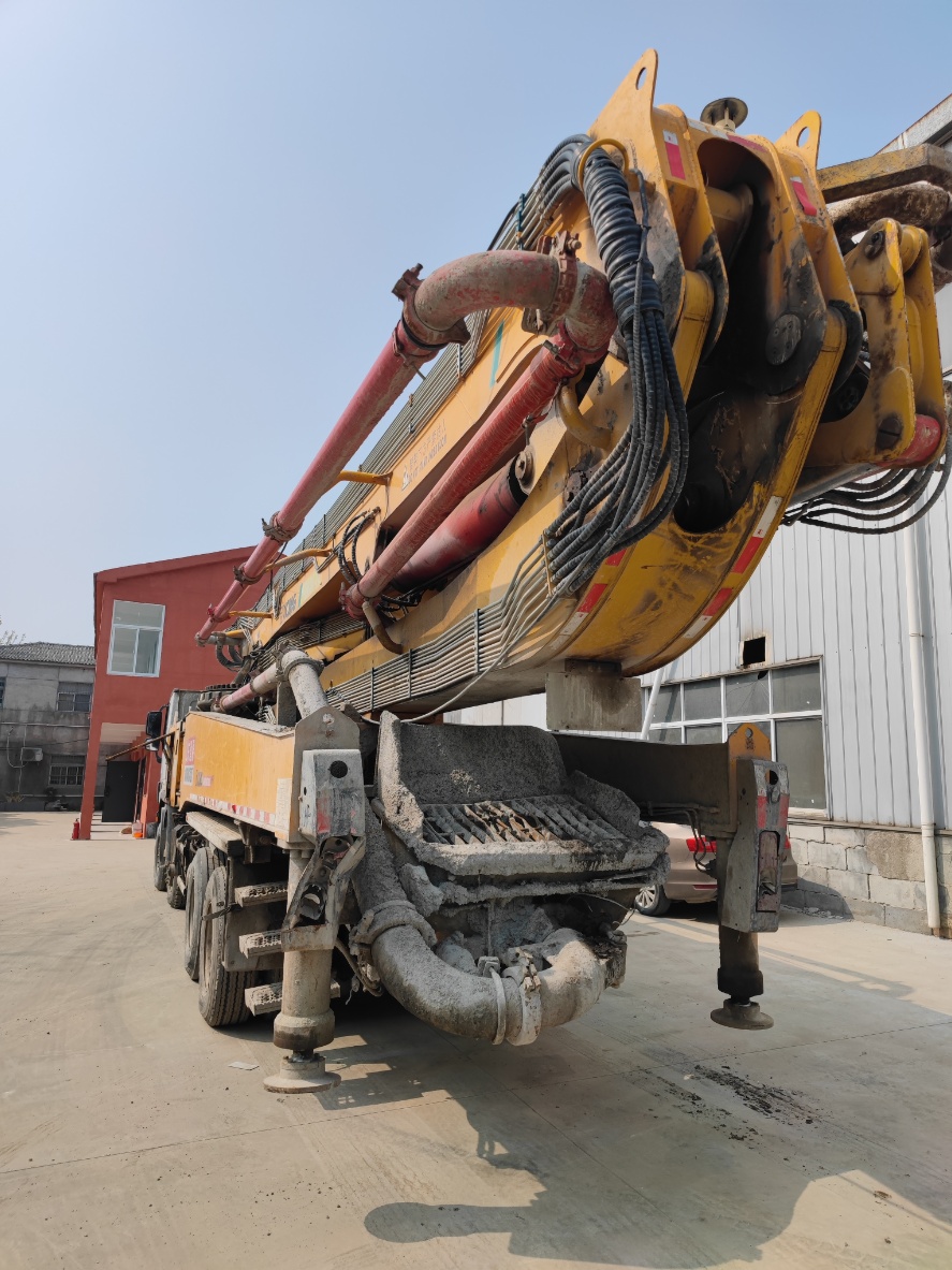 XCMG Mercedes-Benz 56-meter HB56K
