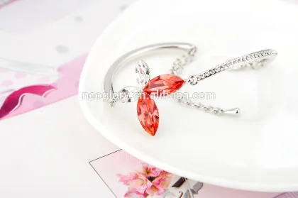 Top Selling Zinc Alloy Clover Crystal Main Stone Dear Bracelet