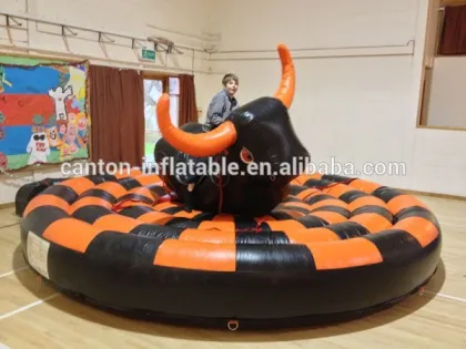 2017 hot design giant inflatable inflatable mechanical bull riding mattress for sale