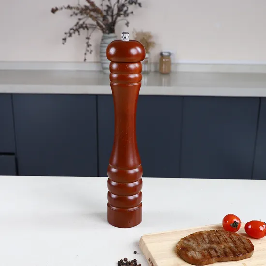 Crafted Wooden Salt and Pepper Mills: Adjustable Coarseness for Fine Dining Experience