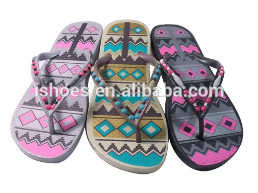 2015 low price new design injected pvc strap basic PE slippers for women
