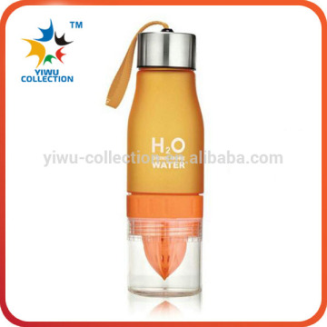 2016 promotional sales FDA approved bpa free plastic Tritan fruit infuser bottle 26 oz