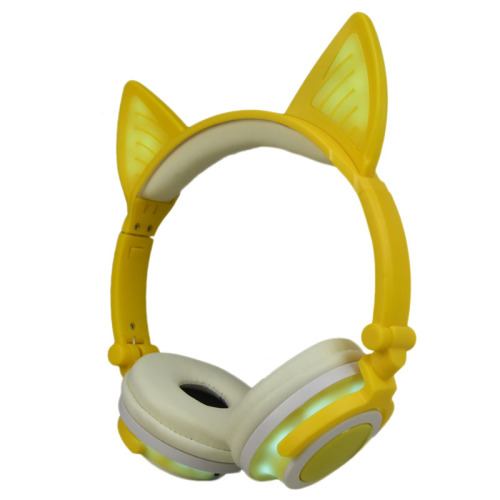Headphone telinga kucing dengan cahaya berkedip bersinar