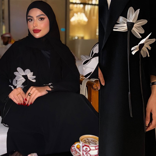 Black Crepe Open Abaya با گلدوزی سه بعدی