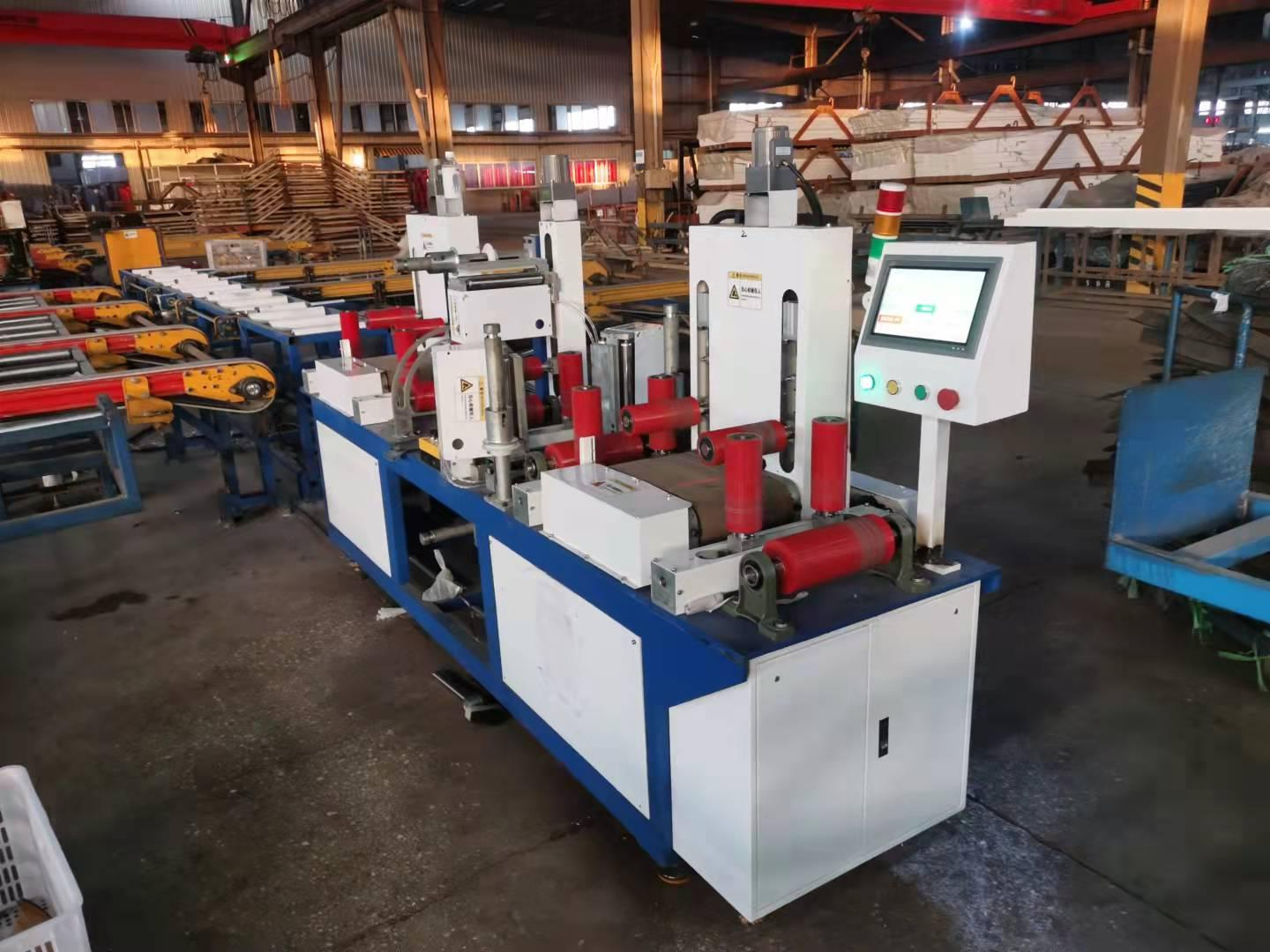 automatic film sticking machine for aluminum