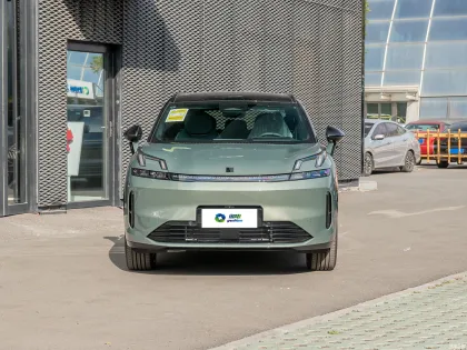 Lynk & Co 08: 2023 Chinese PHEV SUV