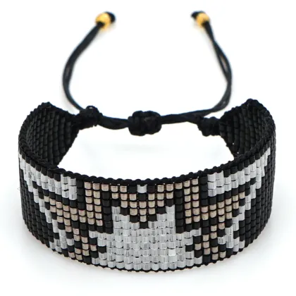 Handmade Star Pulsera: Unique Beaded Jewelry with Seed Beads and Miyuki beads for Fashion and Friendship