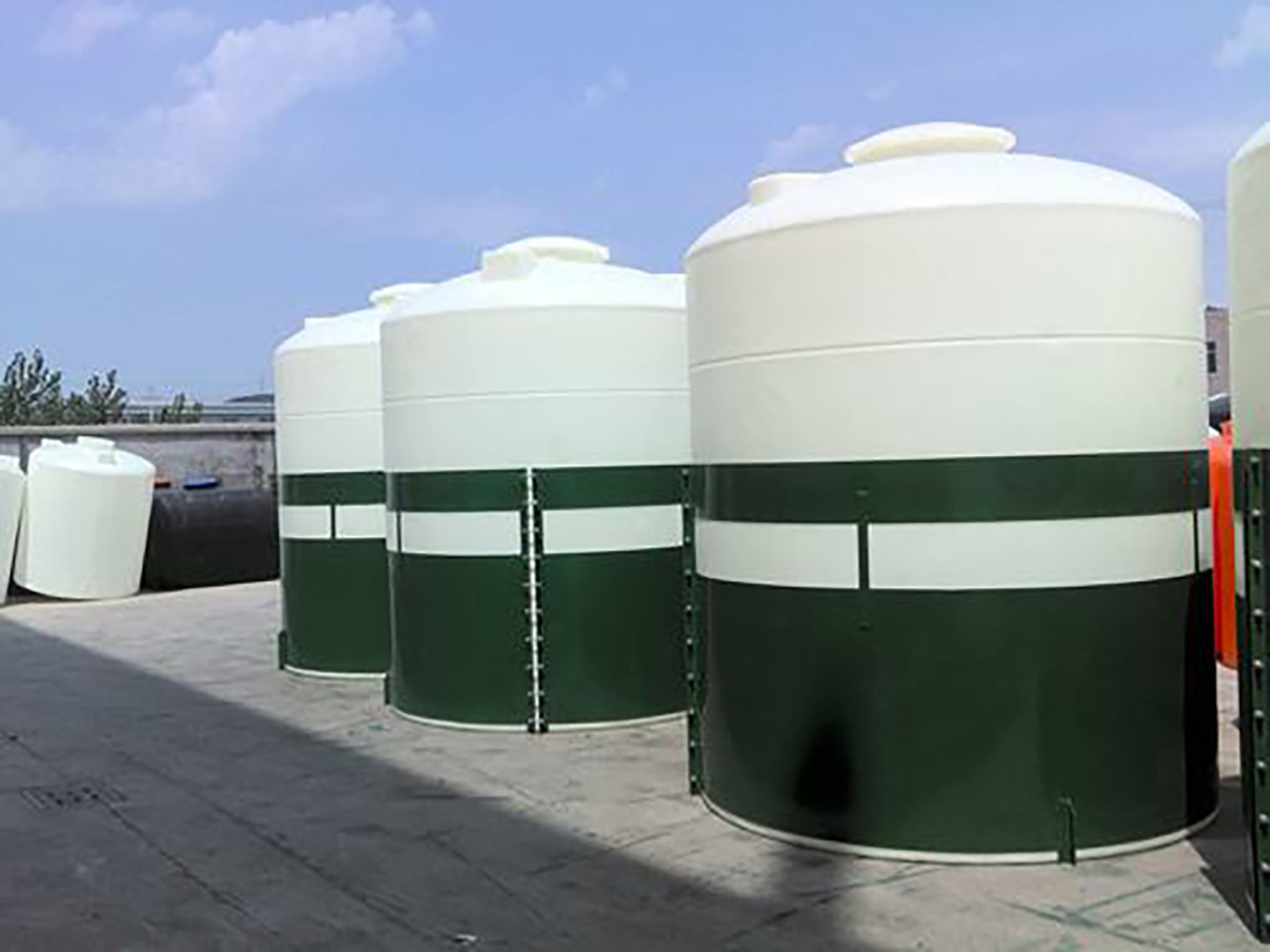 Multi-structure clinker storage and transportation