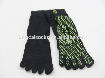 YS-66 Black Yoga Socks,Green Rubber,Five Toe Ankle Women Anti-slip Socks from Socks Manufacturer