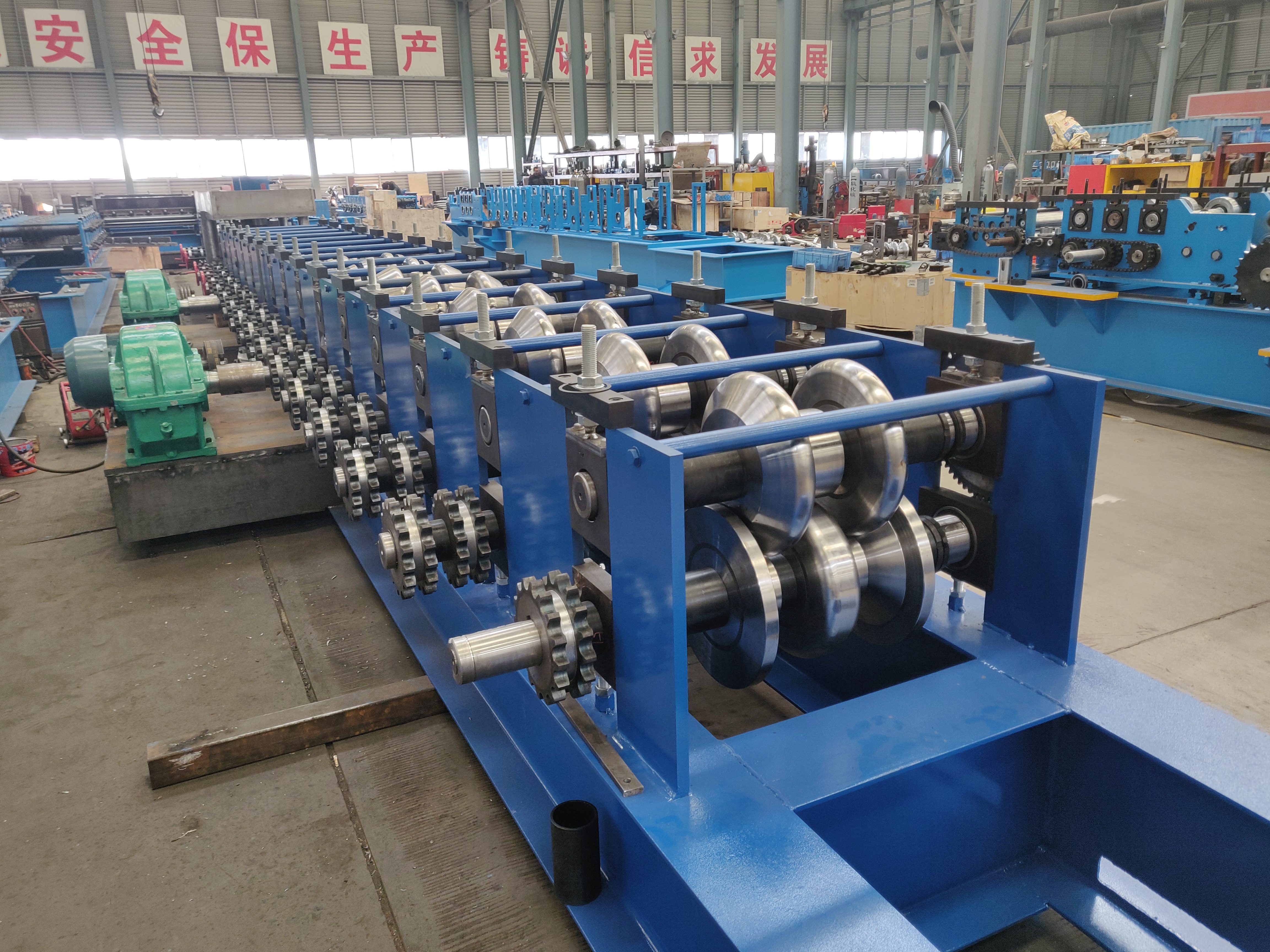 guardrail forming machine
