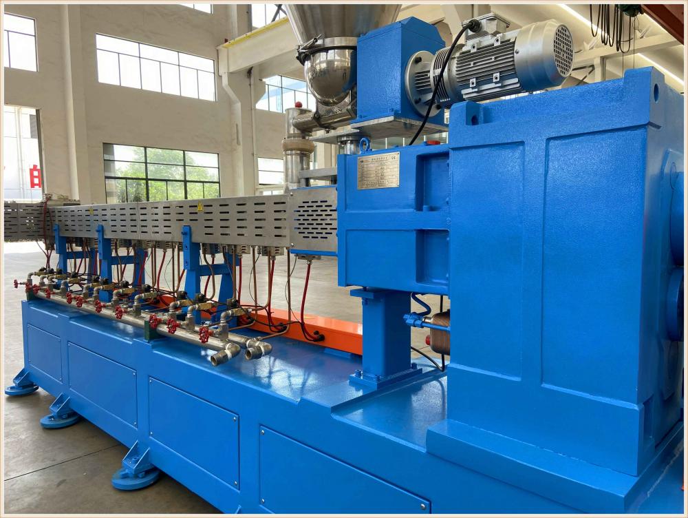 WPC Wood Plastic Composite Compounding Conical Twin Screw Granulator Extruder