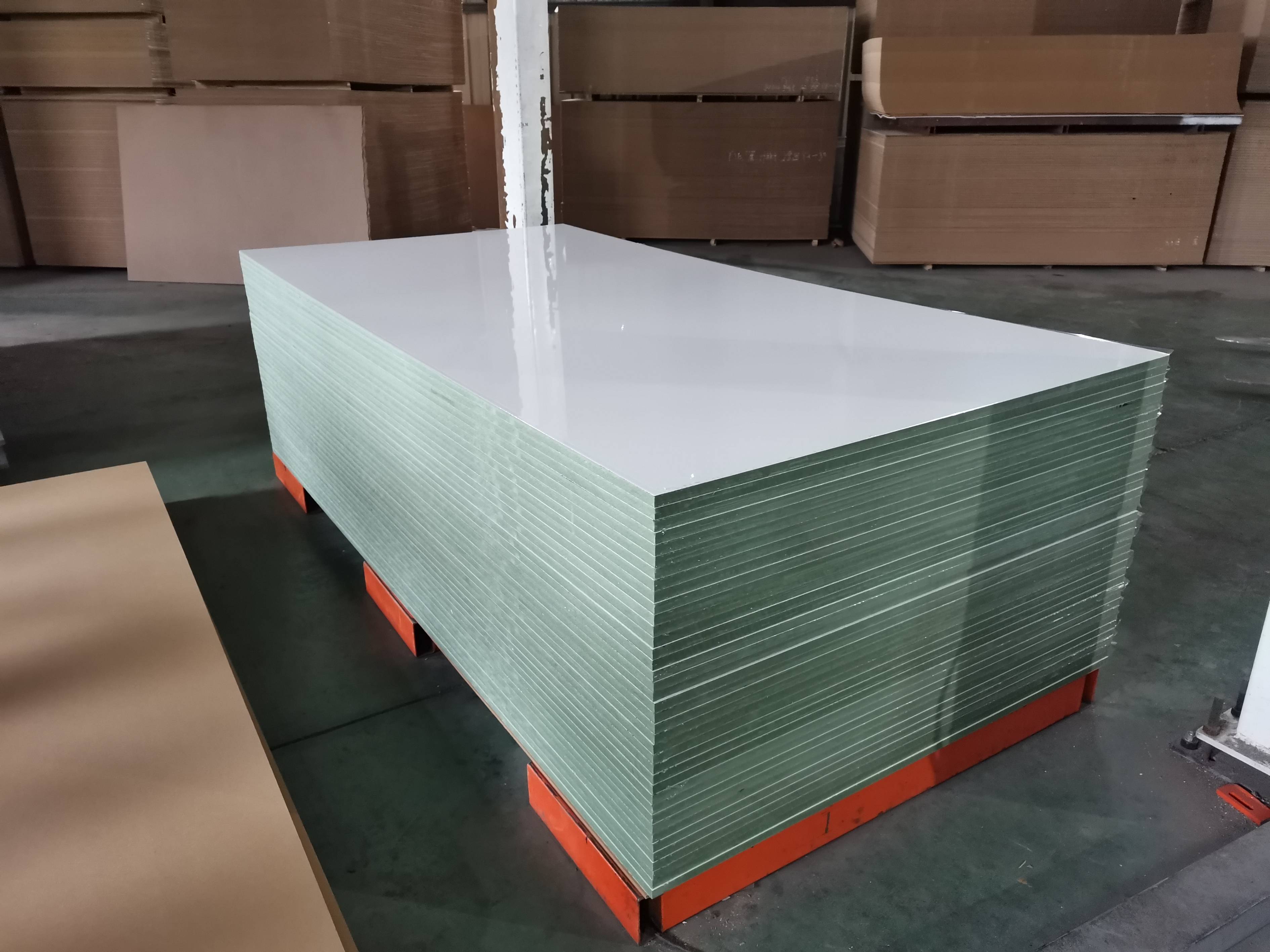Green Melamine MDF Board for Furniture