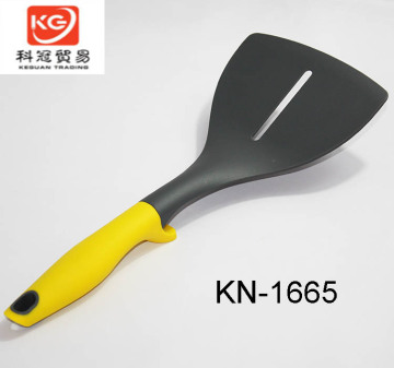 KN-1665 Hot online sale Nice price nylon fish turner with soft TPR handle kitchen nylon utensils