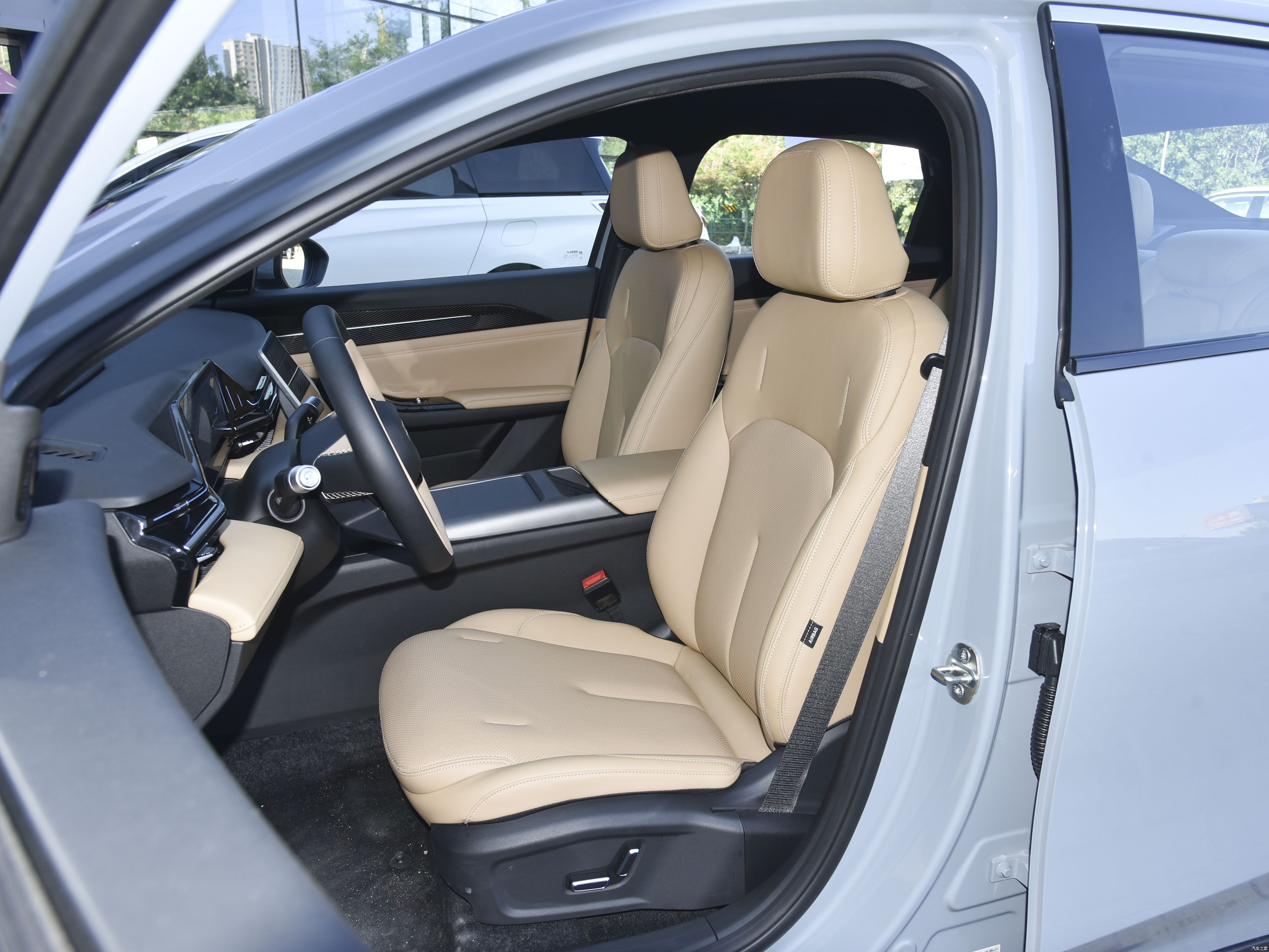 2023 Geely Galaxy L6 Hybrid 125km
