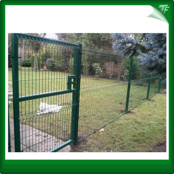 Commercial rigid 3D mesh fencing system