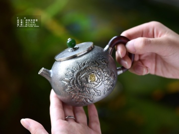 Stunning Peony Silver Teapot for Modern Elegance