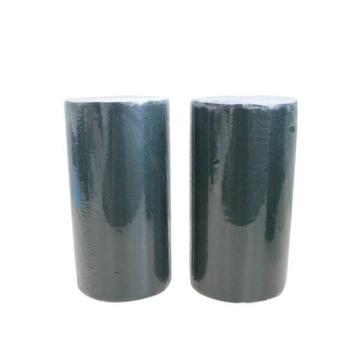 Клейкая лента для озеленения поля с искусственной травой.