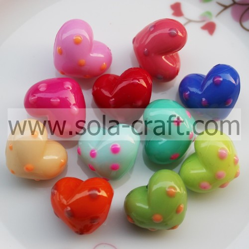 17 * 19.5 * 22.5MM Pots solides de la catégorie colorée A motif de perles de charme de coeur acrylique
